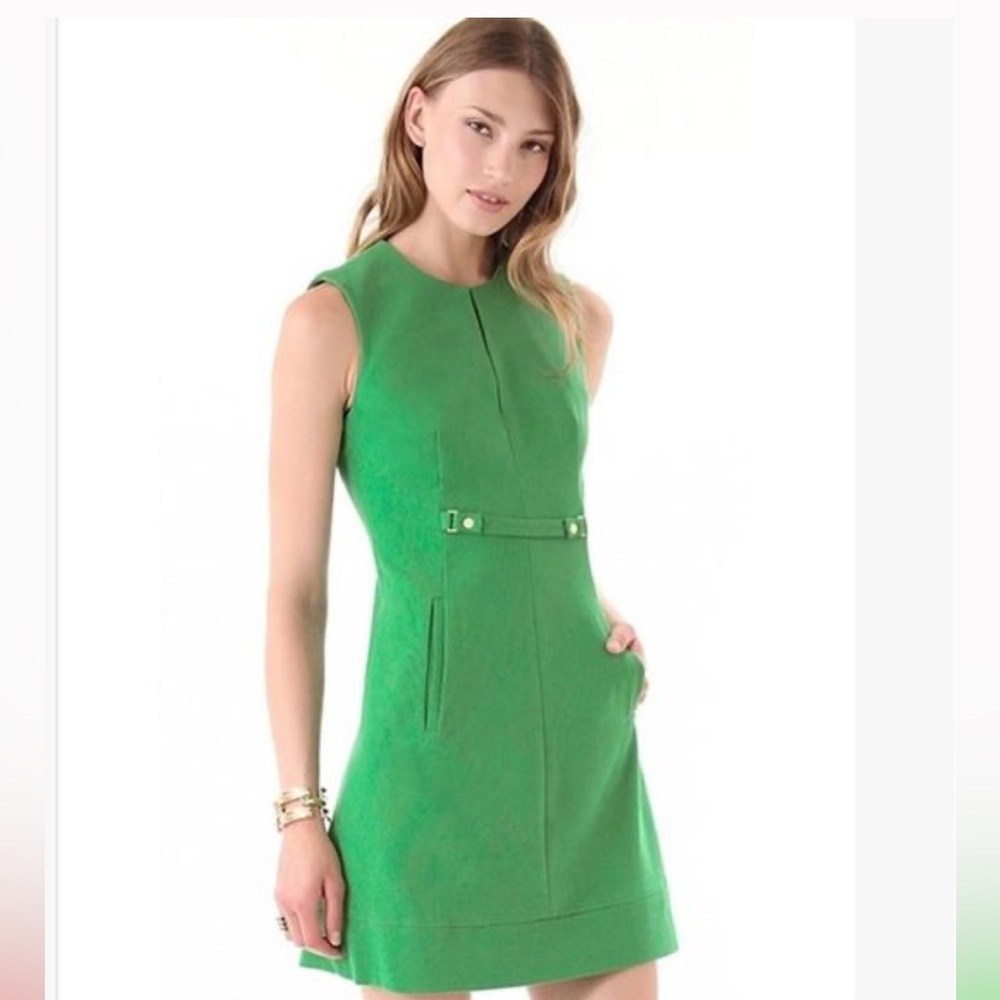 Diane von Furstenberg Catherine Sleeveless Dress. Size 4. Vibrant green color.